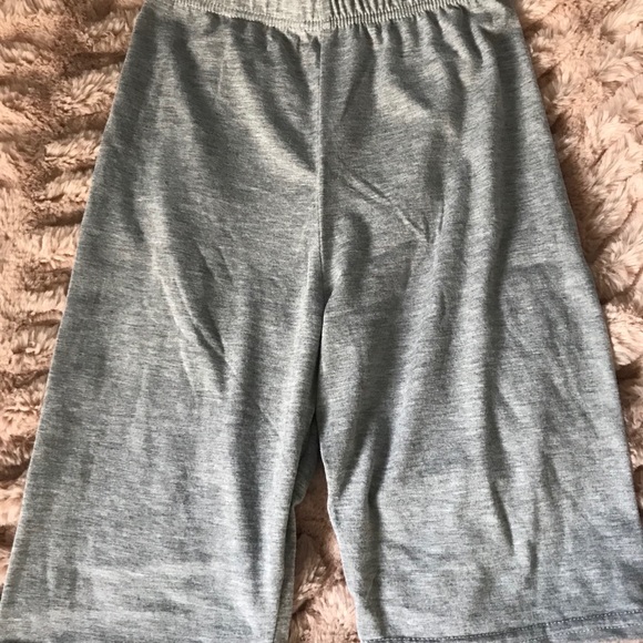 **SOLD** Pretty Little Thing Grey Biker Shorts - Picture 2 of 5